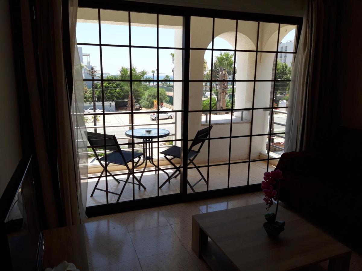 לרנקה La Veranda Sea View Apartments מראה חיצוני תמונה