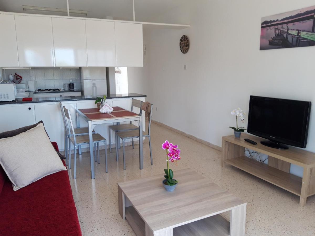 לרנקה La Veranda Sea View Apartments מראה חיצוני תמונה
