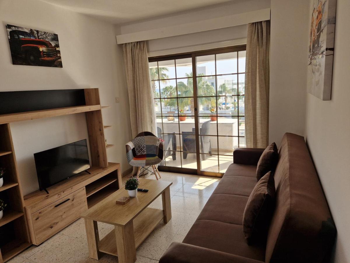 לרנקה La Veranda Sea View Apartments מראה חיצוני תמונה
